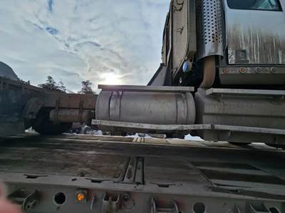 Western Star 4900SA Right Fuel Tank for a 2014 Western Star 4900 SA