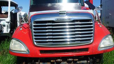 Freightliner Columbia Grille