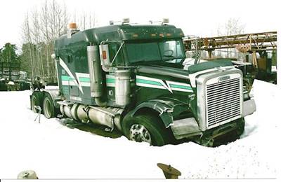 Freightliner FLD120 Classic Grille for a 2004 Freightliner CLASSIC