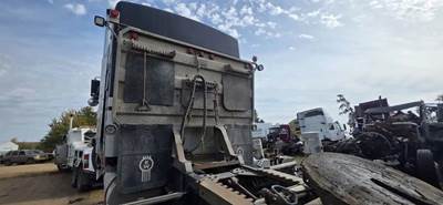 Magnum NA Headache Rack for a 2000 Kenworth W900