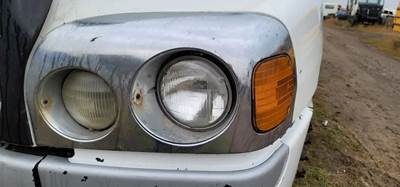 Freightliner Century Class 112 Headlight Assembly for a 1999 Freightliner CENTURY CLASS 12
