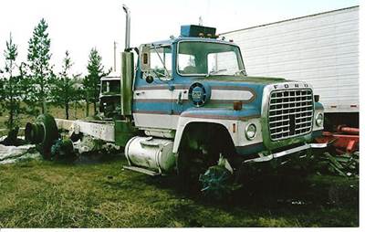 Ford LT9000 Hood