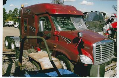 Freightliner Cascadia 125 Hood