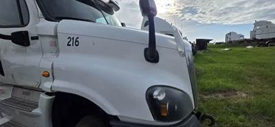 Freightliner Cascadia 125 Hood