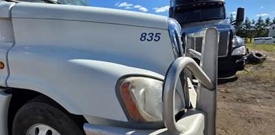 Freightliner Cascadia 125 Hood