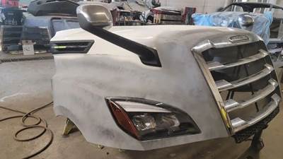 Freightliner Cascadia Hood