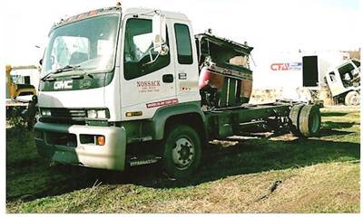 GM/Chev (HD) C6500 Hood