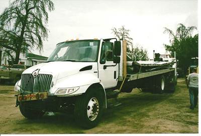 International DuraStar 4300 Hood for a 2011 International 4300 Durastar