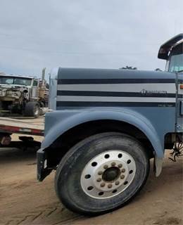 International F9370 Hood for a 1997 International F-9370