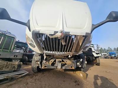 International LT625 Hood