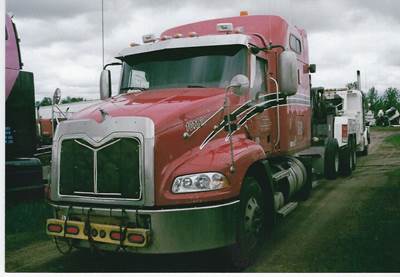 Mack Pinnacle CXU613 Hood for a 2011 Mack CXU613