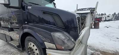 Used 2016 Volvo VNL670 Hood
