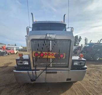 Western Star 4900FA Hood for a 2004 Western Star 4900 FA