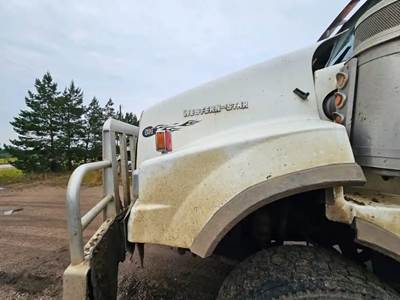 Western Star 4900SA Hood for a 2006 Western Star 4900 SA