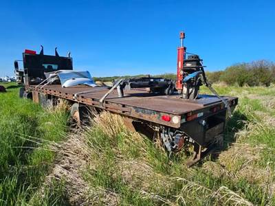 2007 Ihc 7400 Flat Deck And Lift For Hitch Hiker