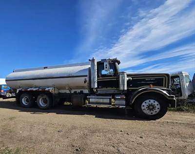 1993 Western Star 4900 100 Barrel Lined Water Tank, Serial # 1672043