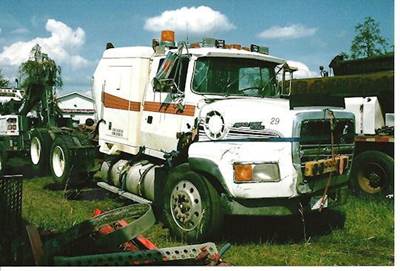 Ford A9513 AEROMAX 113 Salvage Truck