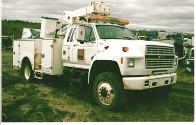 Ford F-700 Salvage Truck