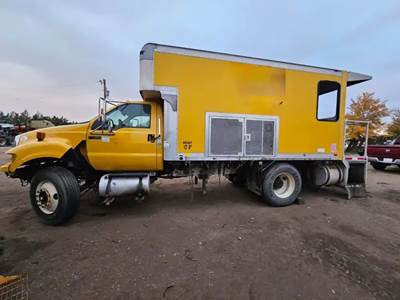 Ford F-750 Salvage Truck