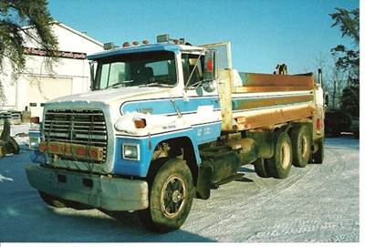 Ford L8000 Salvage Truck