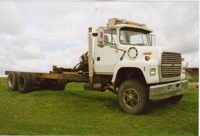 Ford LNT8000 Salvage Truck