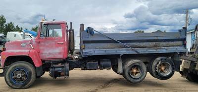 Ford LNT8000 Salvage Truck