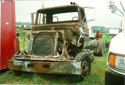 Ford LT8000 Salvage Truck