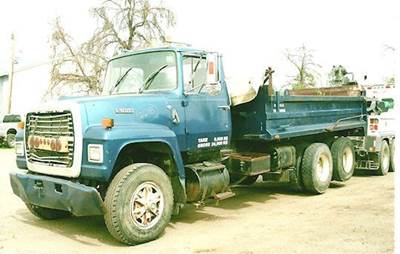 Ford LT9000 Salvage Truck