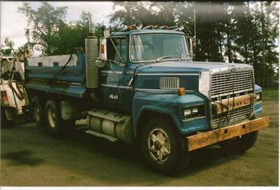 Ford LTL9000 Salvage Truck