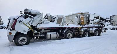 Freightliner Argosy Salvage Truck
