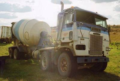 Freightliner COE Salvage Truck