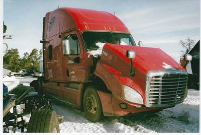 Freightliner Cascadia 125 Salvage Truck