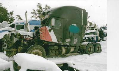 Freightliner Cascadia 125 Salvage Truck