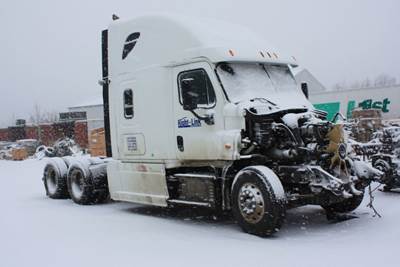 Freightliner Cascadia 125 Salvage Truck