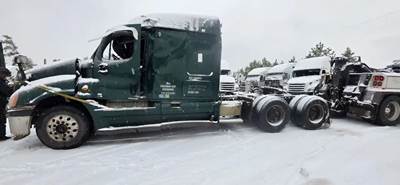 Freightliner Cascadia 125 Salvage Truck