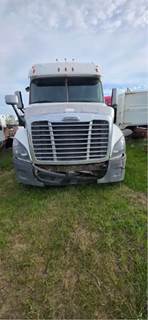 Freightliner Cascadia 125 Salvage Truck