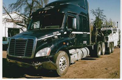 Freightliner Cascadia Salvage Truck
