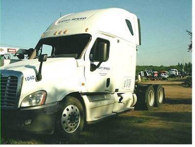 Freightliner Cascadia Salvage Truck