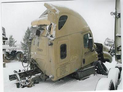 Freightliner Cascadia Salvage Truck