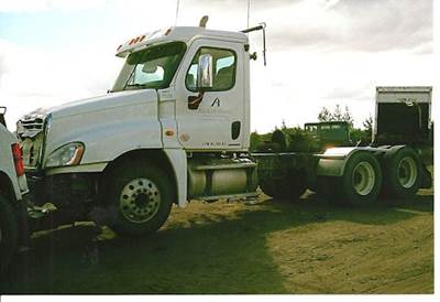 Freightliner Cascadia Salvage Truck