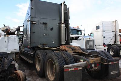 Freightliner Century Class 120 Salvage Truck