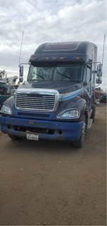 Freightliner Columbia 120 Salvage Truck