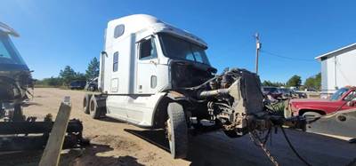 Freightliner Columbia 120 Salvage Truck