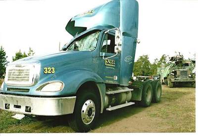 Freightliner Columbia Salvage Truck