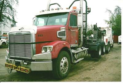 Freightliner Coronado 122 Salvage Truck