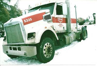 Freightliner Coronado Salvage Truck