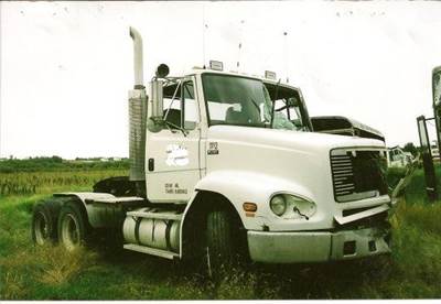 Freightliner FLC112 Salvage Truck
