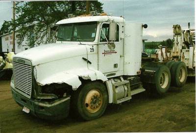 Freightliner FLD112 Salvage Truck