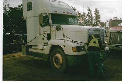 Freightliner FLD120 Salvage Truck