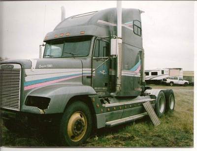 Freightliner FLD120 Salvage Truck